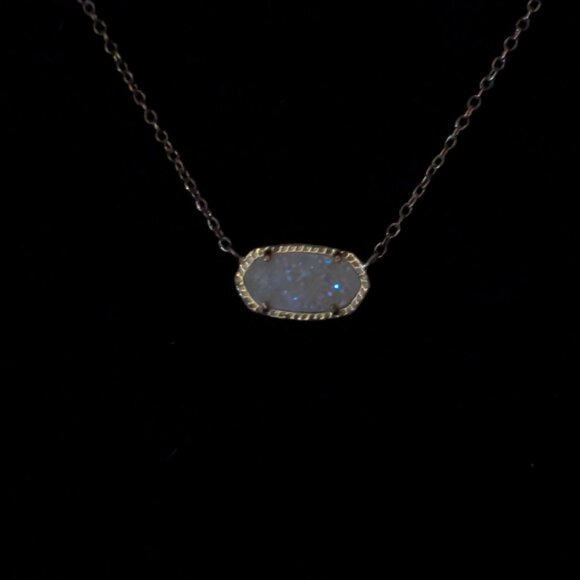 Kendra Scott Signed White Sparkly Oval Gem with Gold Tone Chain Necklace - Picture 1 of 13